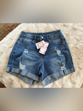 Metietila NWT Jean Shorts Size Small